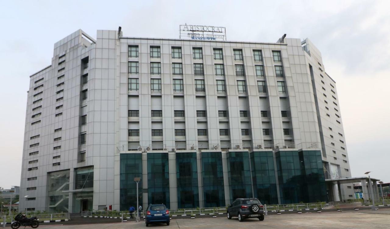 Aristocrat Hotel Kalkutta Exterior foto